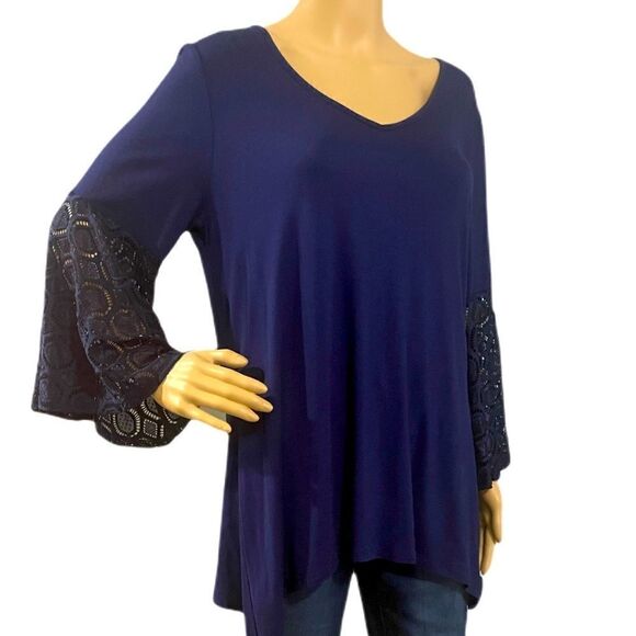 New Direction 🌷Top    - Picture 2 of 8